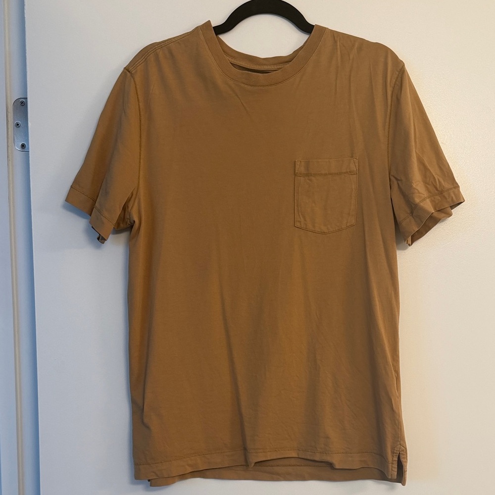 Banana Republic Men's Gold T-Shirt